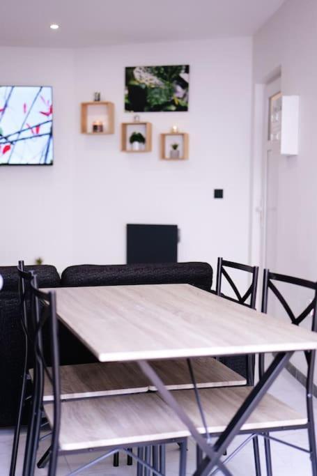 Le Cocon Capestanais Apartment กาเปสตอง ภายนอก รูปภาพ