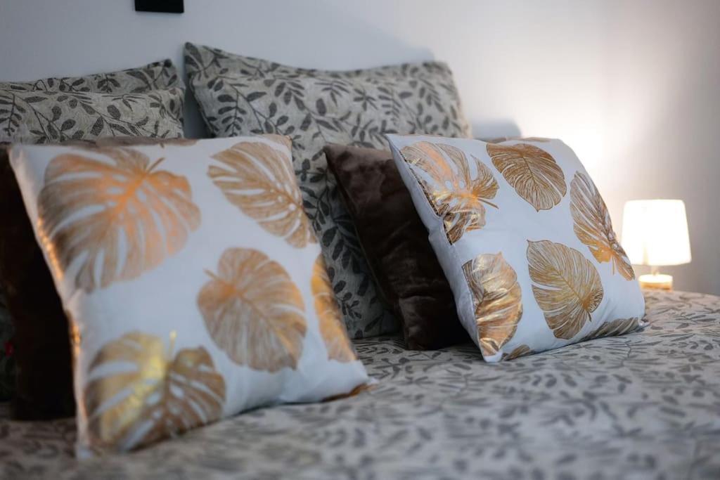 Le Cocon Capestanais Apartment กาเปสตอง ภายนอก รูปภาพ